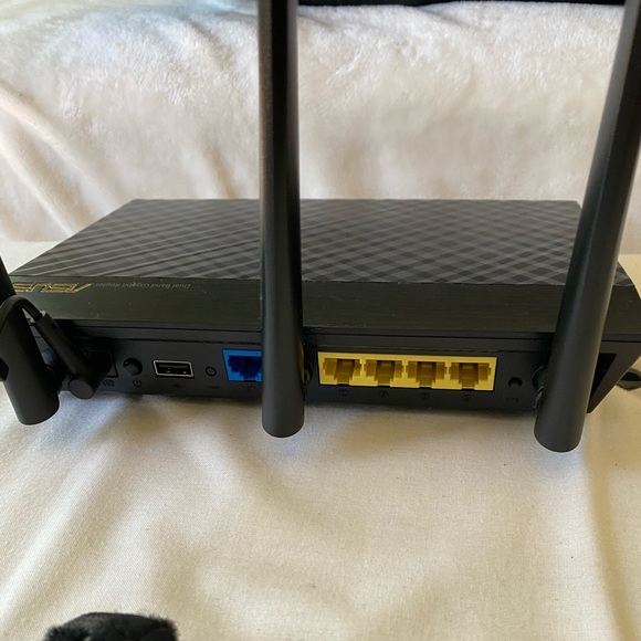 ASUS WiFi Internet Router - Picture 5 of 9